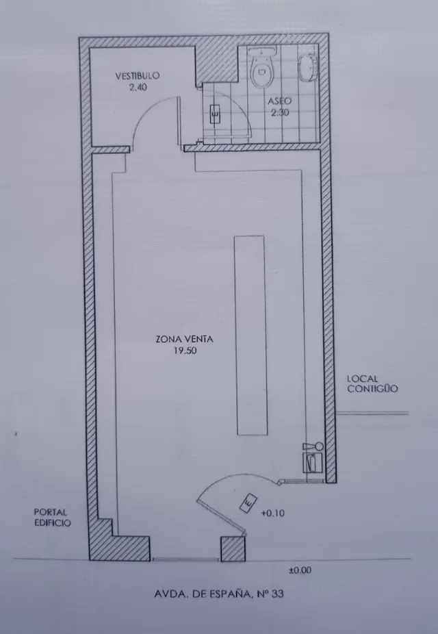 SE ALQUILA LOCAL A PIE DE CALLE EN AV/DE ESPAÑA — 3