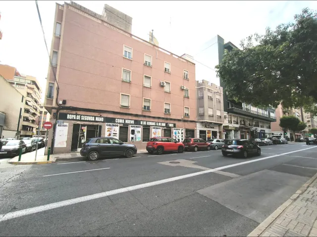 Local comercial en Elche - foto 2