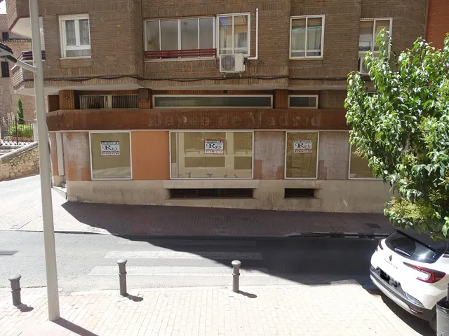 Exclusivo LOCAL COMERCIAL A PIE DE CALLE en el corazón de Arganda — 27