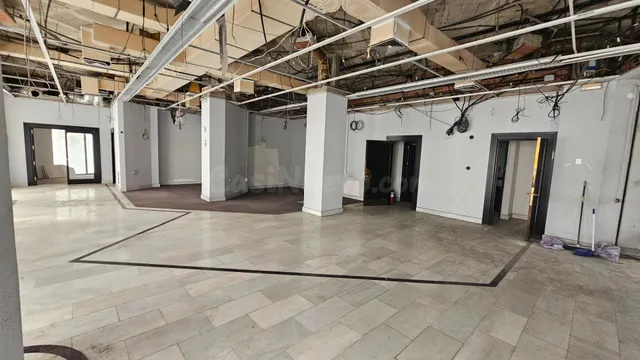 LOCAL COMERCIAL EN GIRONA - ZONA PERÍCOT - foto 3