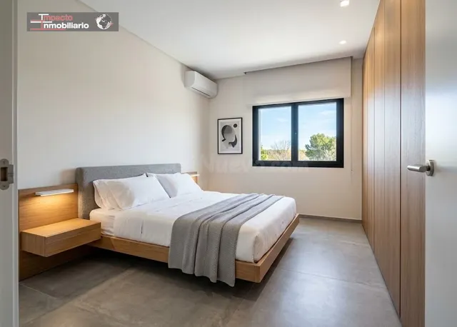 Chalet adosado en venta en Calle Alhambra, 33 — 5