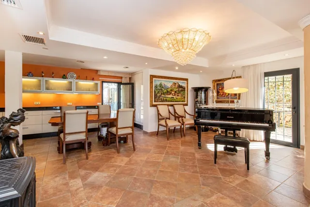 EXCLUSIVA VILLA CON VISTAS A LA BAHÍA DE PALMA EN MARRATXI — 37