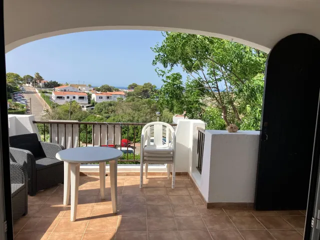 Luminoso Apartamento parcialmente reformado con Vistas al Ma