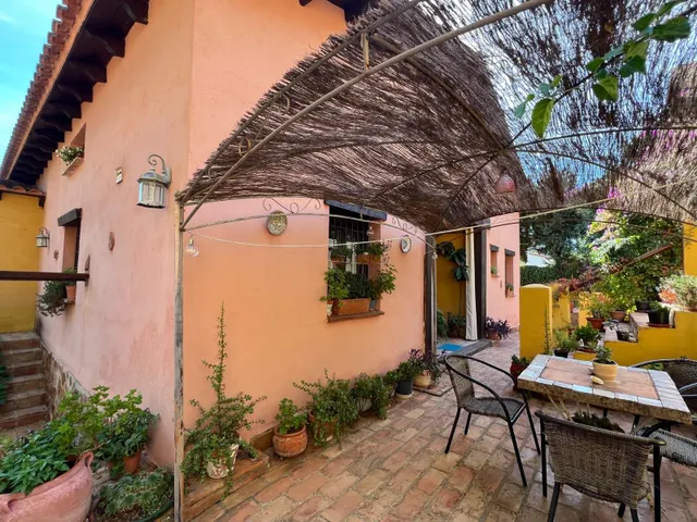 El Refugio Perfecto en Las Jaras: Vistas de Ensueño, Techos Infinitos y Máxima Versatilidad — 31