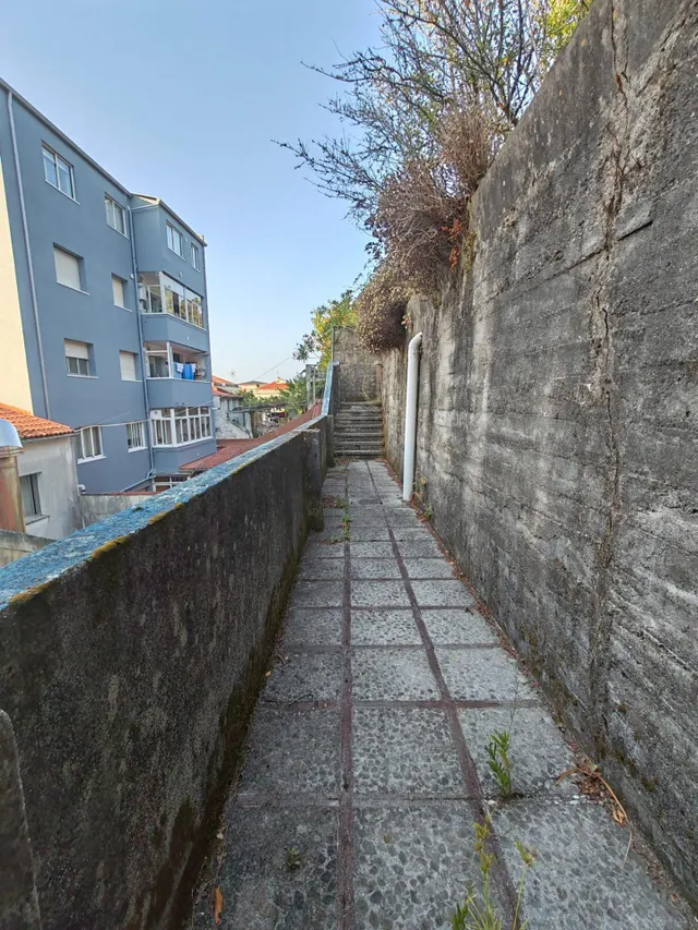 EDIFICIO EN VENTA CON DOS PISOS INDEPENDIENTES Y LISTOS PARA ENTRAR A VIVIR EN BOIRO — 48