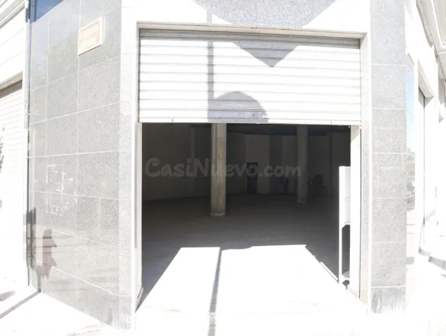 CONSIGUE UNO DE LOS MEJORES LOCALES COMERCIALES DE PETRER - foto 5