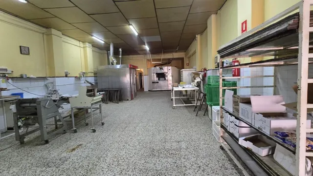 GRAN LOCAL EN VENTA CON POTENCIAL COMERCIAL Y RESIDENCIAL EN - foto 2