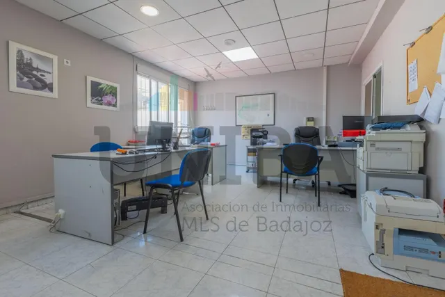 Casa en san roque con cochera y amplia terraza — 18
