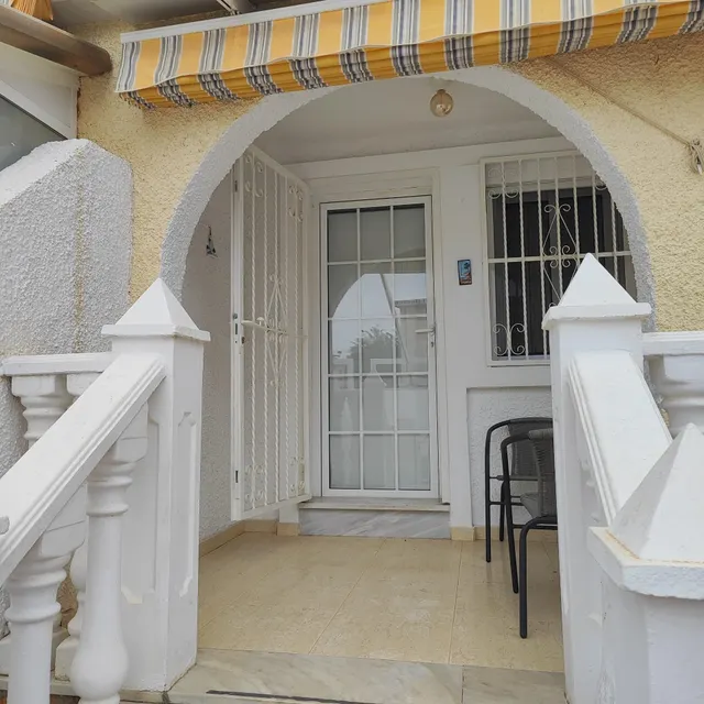 Adosado en Gran Alacant con solárium, balcón y piscina comunitaria — 6