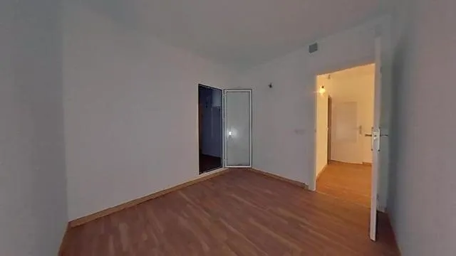 CASA EN VENTA OKUPADA EN C/ JOTA — 18