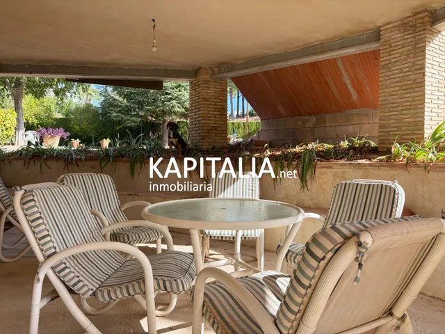 Chalet en venta en Ontinyent, a un paso del casco urbano y con bonitas vistas a la montaña. — 21