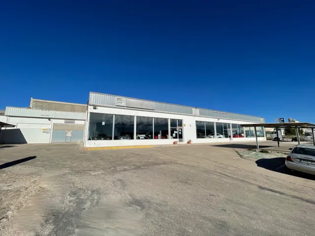 NAVES DE 1758.15 M2 EN DOS ALTURAS, PLANTA BAJA DE 1519,38 M