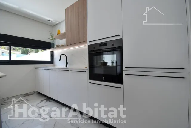 CHALET NUEVO CON PISCINA, GARAJE Y TERRAZA — 24