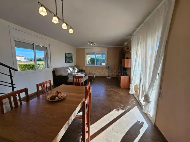 Bonito chalet con piscina y licencia turística a solo 1,5 km - foto 4