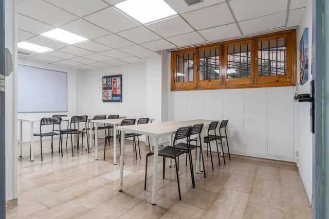 Venta de amplio y funcional local en zona inmejorable (avda. madrid) - Granada — 43