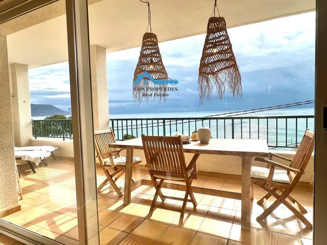 Ático reformado con espectaculares vistas al mar en La Olla 