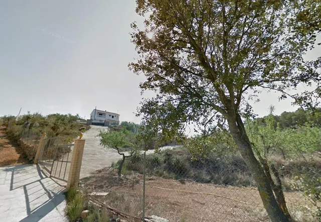 MASIA VALLADA CON PISCINA, ZONA PARA CABALLOS Y MAS DE 2 HECTAREAS DE TERRENO — 46