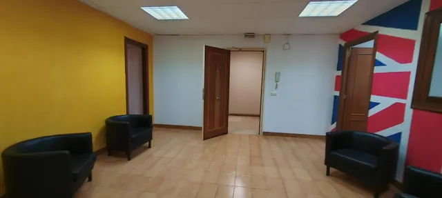 SE VENDE LOCAL ENTREPLANTA EN MUY BUENA ZONA CON TODOS LOS SERVICIOS A MANO — 16