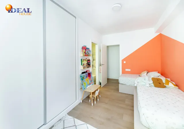 *  EXCLUSIVA VIVIENDA REFORMADA EN PLAZA MARIANA PINEDA — 18