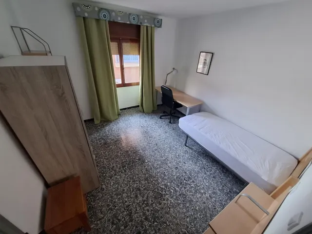 Piso de 3 hab. cerca universidad — 7