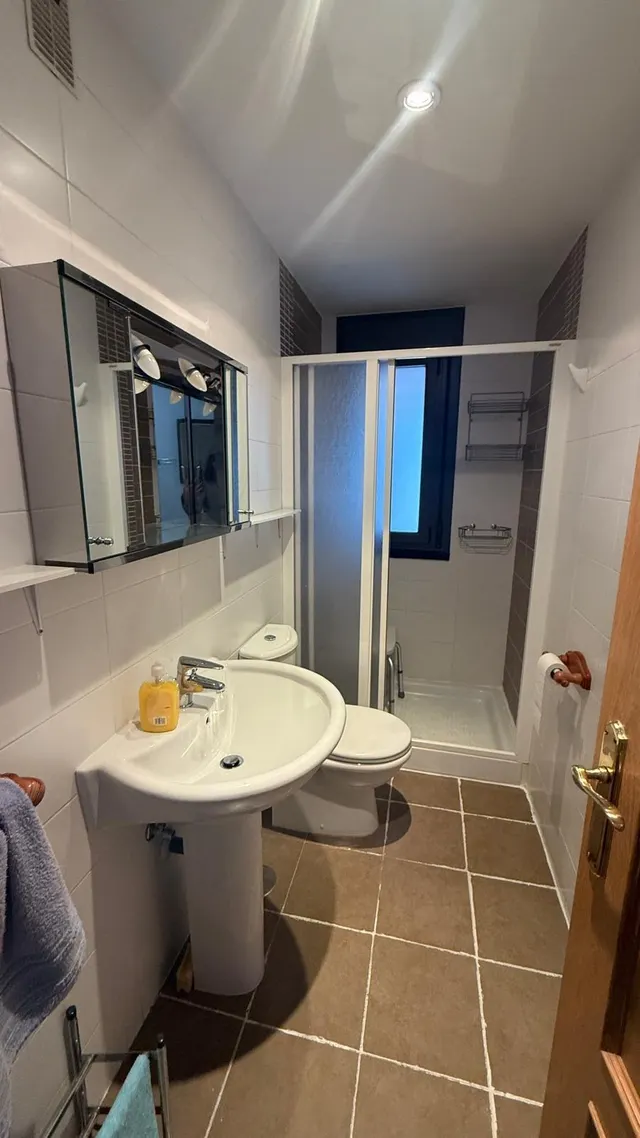 Se vende en la av/ del ferrocarril — 16