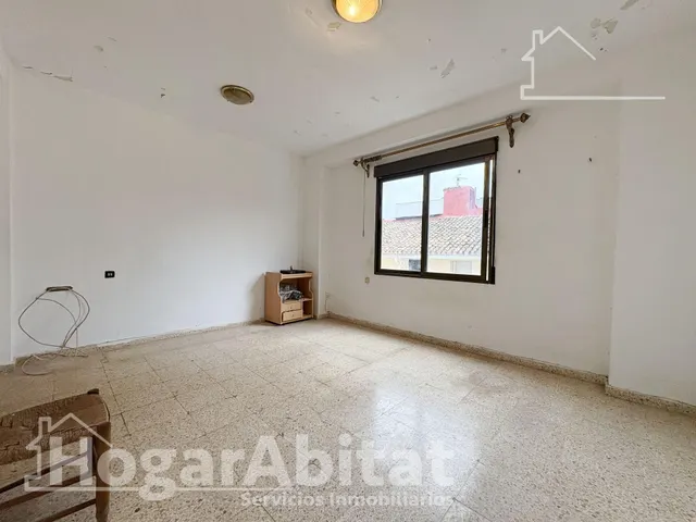 Amplia casa para reformar con garaje y terraza en el centro — 6