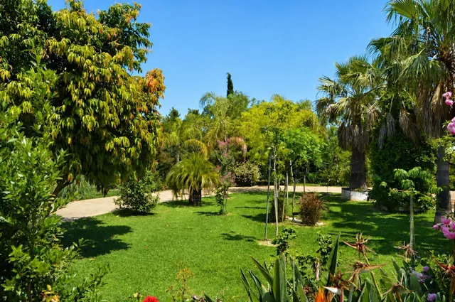 Casa unifamiliar con un jardín de ensueño — 33