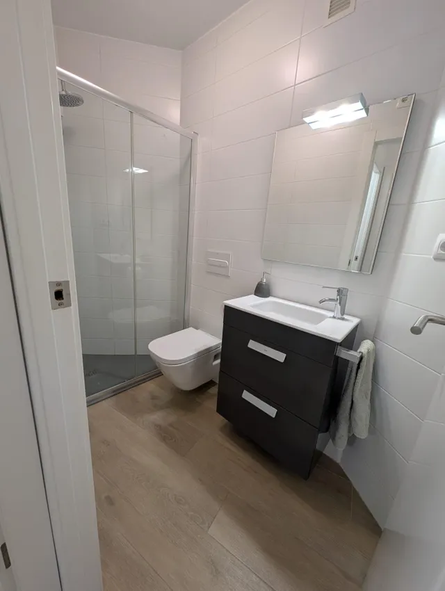 Exclusivo Piso con Gran Terraza Privada en Situación Inmejorable Tortosa — 16