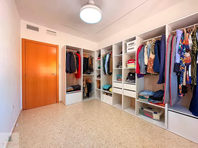 Apartamento de 2 dormitorios con patio, garaje y trastero en Ronda Sur — 26