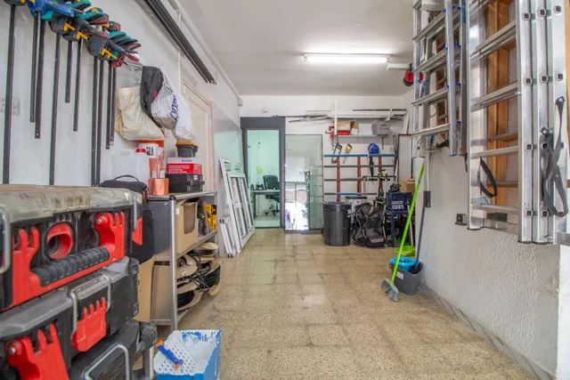 LOCAL CENTRICO 60 M2. CON VADO — 6