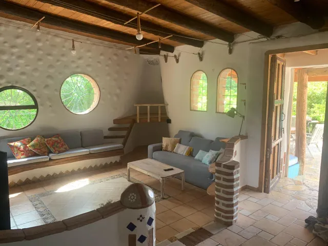 Se alquila chalet en coin buena zona — 11