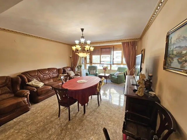 Piso en Venta con Amplia Terraza 4 Dormitorios - foto 2