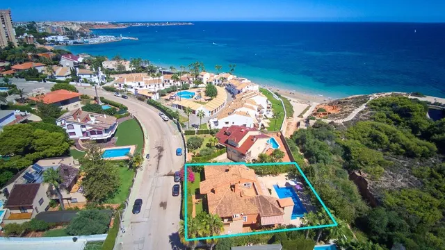 Villa 4 habitaciones 487m² en venta - Altos de Campoamor