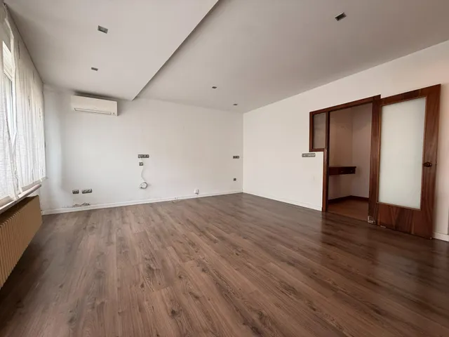 Roses I Piso céntrico con espectacular garaje de 65 m2 y terraza privada con barbacoa — 13