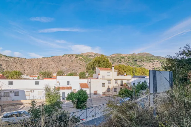 Oportunidad Única: Terreno Urbano en Vélez de Benaudalla - Costa Tropical — 42