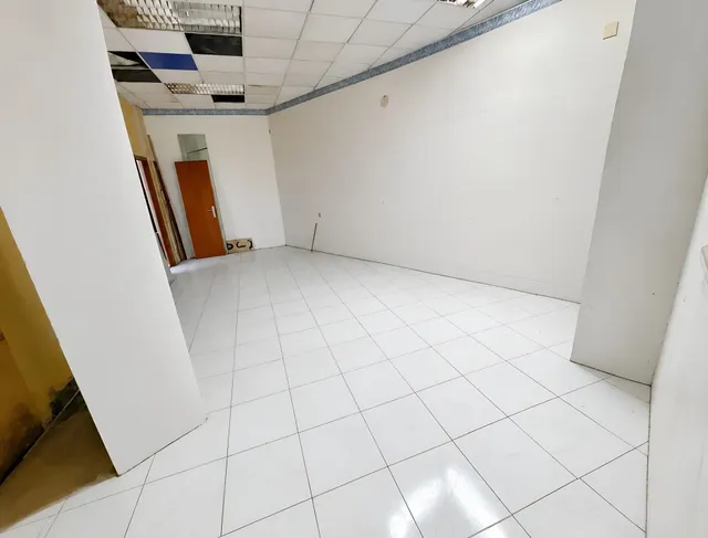 Local comercial 185m² en alquiler - Travesia de Vigo — 19
