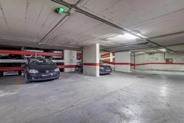 FANTÁSTICO PISO EN PLENO CENTRO DE GRANADA — 39