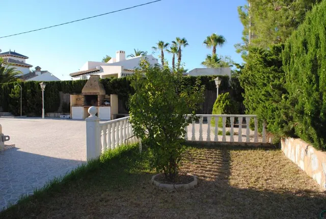 Parcela con proyecto de chalet en Cabo Roig — 31