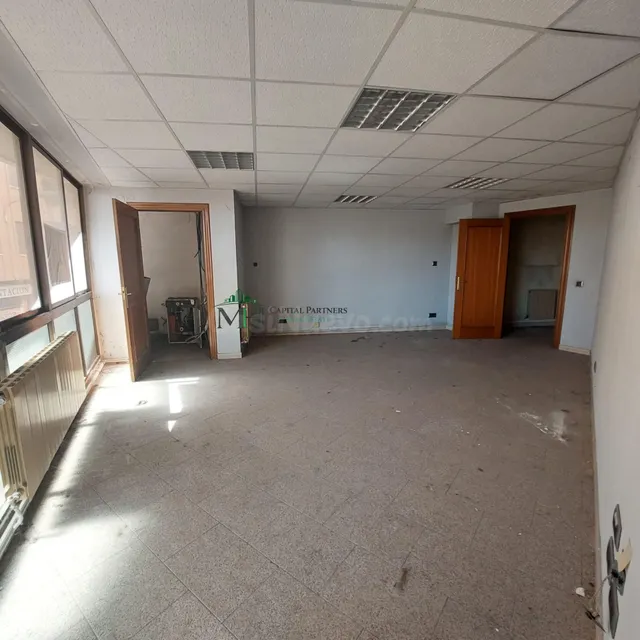 Amplia Oficina en Najera con Potencial para Transformación - foto 3