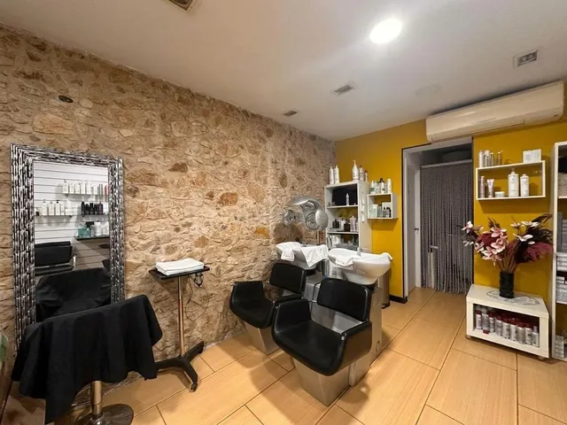 Palamós: se alquila local comercial en muy buen estado, céntrico. zona plaça dels arbres. — 3
