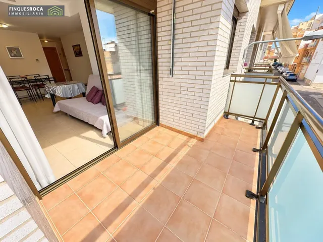 Para entrar a Vivir Piso de 3 Dormitorios, 2 Baños, Cocina Independiente, Comedor-Estar, Terraza y Piscina Comunitaria — 3