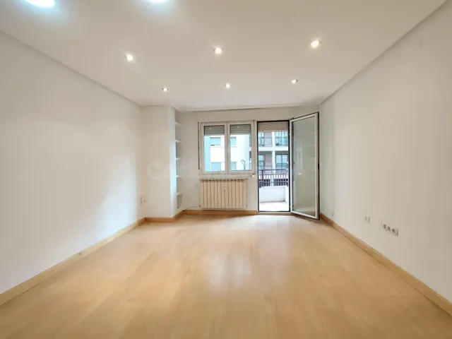 PISO DE 3 DORMITORIOS CON GRAN TERRAZA- C/ MIGUEL SERVET — 4