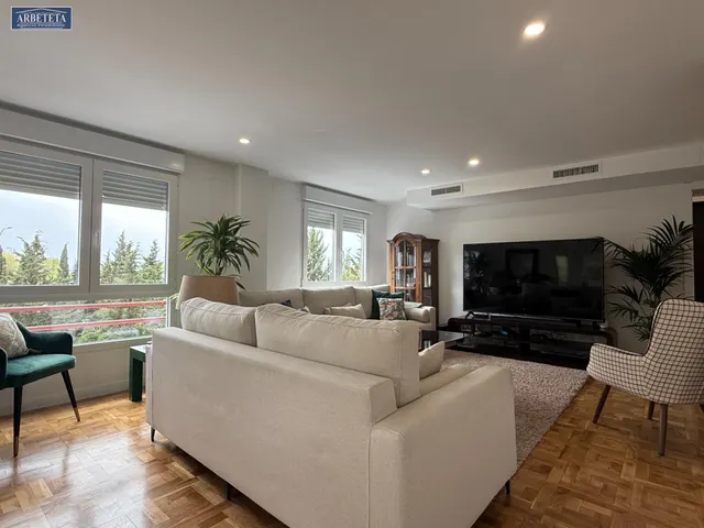 Inmobiliaria Arbeteta vende piso de cuatro dormitorios en zona Constitución — 12