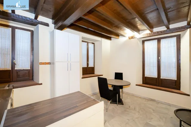 Barrio del Realejo. Precioso apartamento de un dormitorio y un baño junto al Campo del Príncipe. — 2