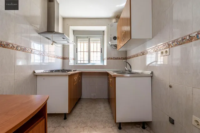 Amplia Casa en Venta en Guadix - Oportunidad de Inversión — 31