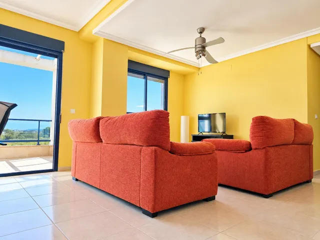 Ático dúplex en dénia: dos terrazas, vistas al mar y una urb - foto 2