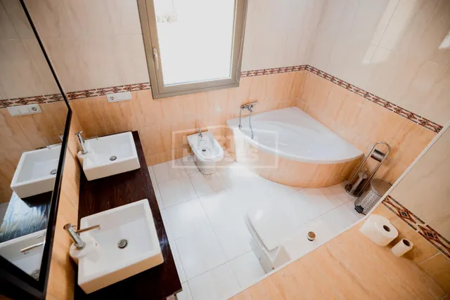 Dúplex de 3 habitaciones en el centro de La Seu d'Urgell — 26