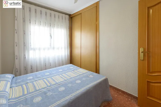 Piso de 3 habitaciones y vestidor con ascensor en el centro de Quart de Poblet — 18