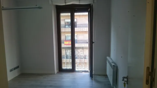 Urbis te ofrece un despacho en alquiler en zona Centro, Salamanca. — 7
