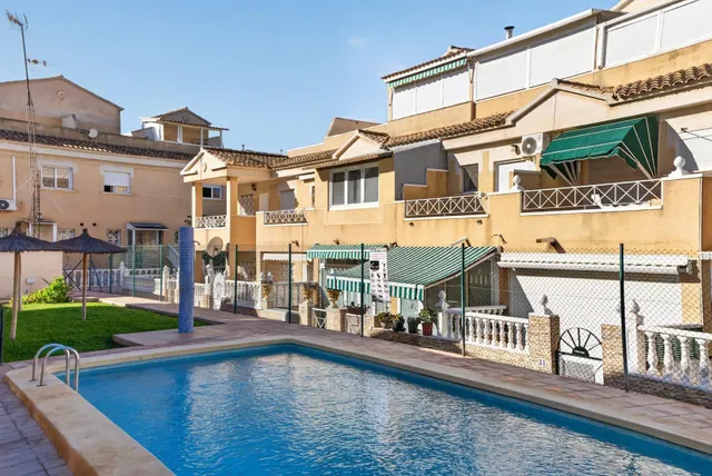 Res. Europa - Bungalow reformado con jardín, 2 dormitorios y entrada para el coche — 29